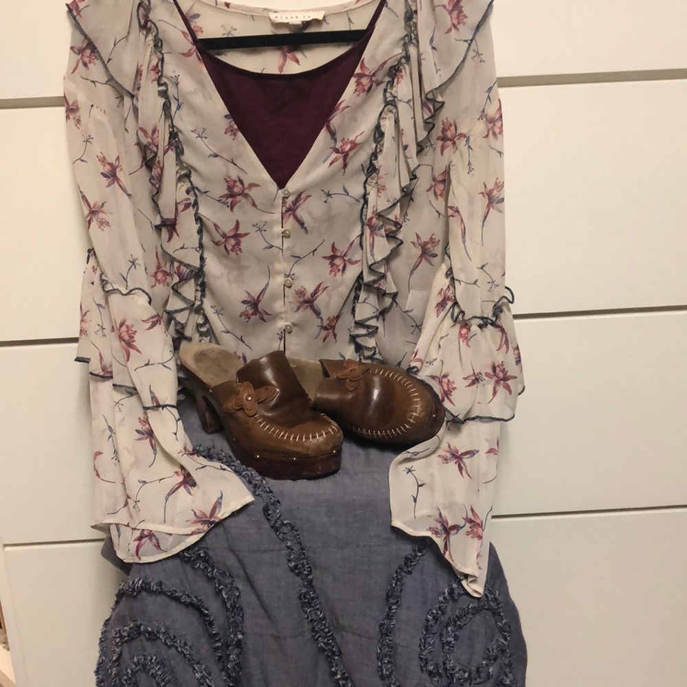 XS vintage nude navy and burgundy print blouse